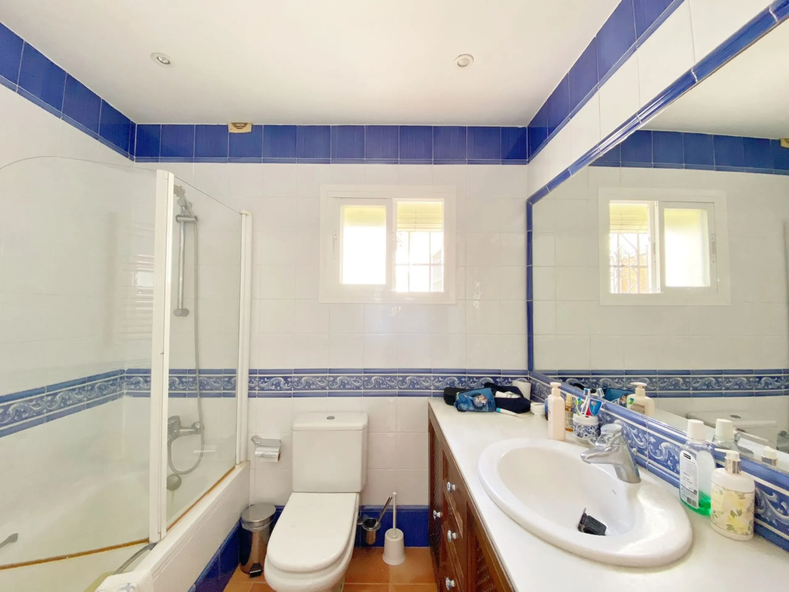 Family townhouse located in Marbella's old town, just a few meters from Plaza de Los Naranjos.