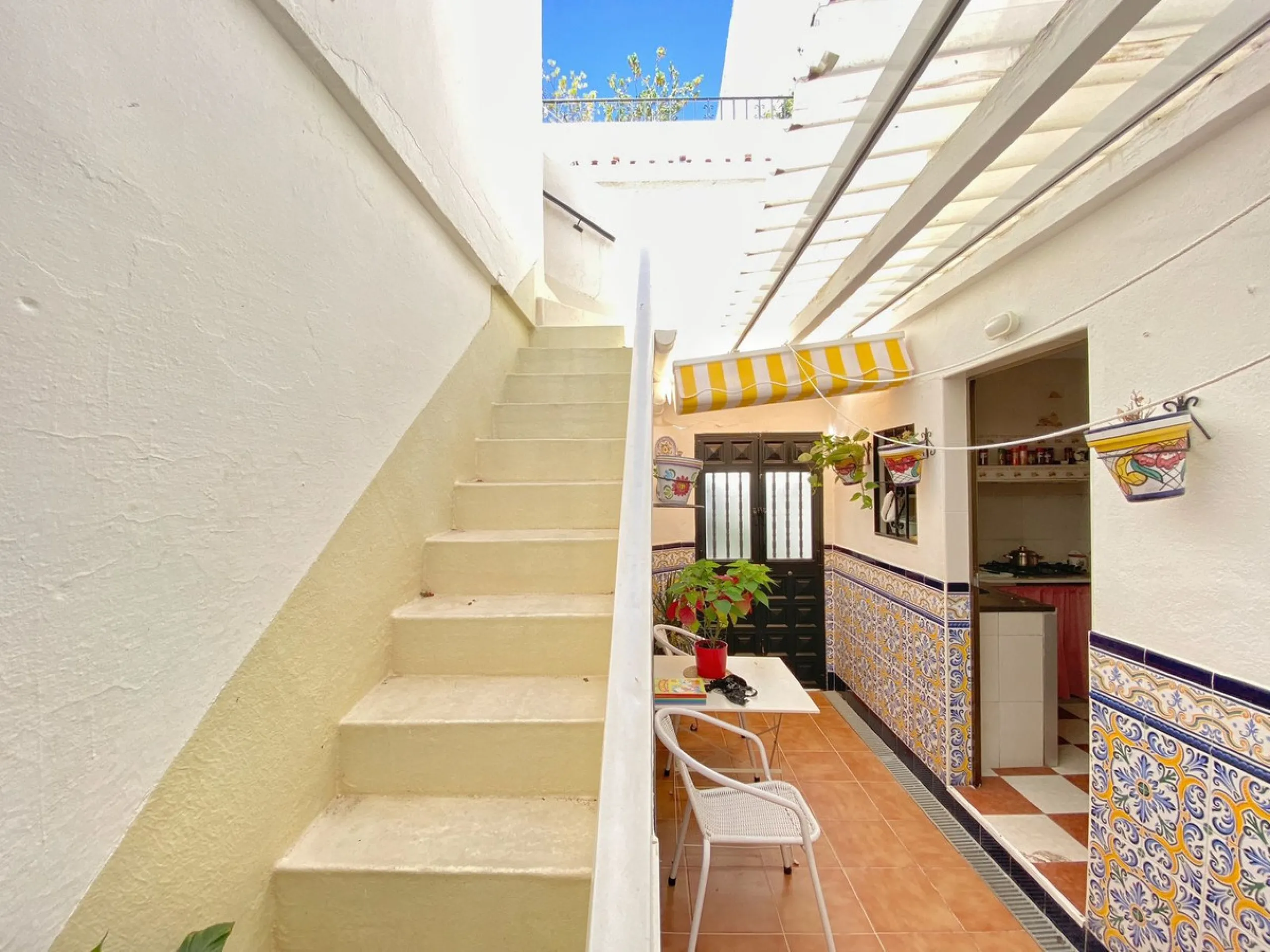 Family townhouse located in Marbella's old town, just a few meters from Plaza de Los Naranjos.