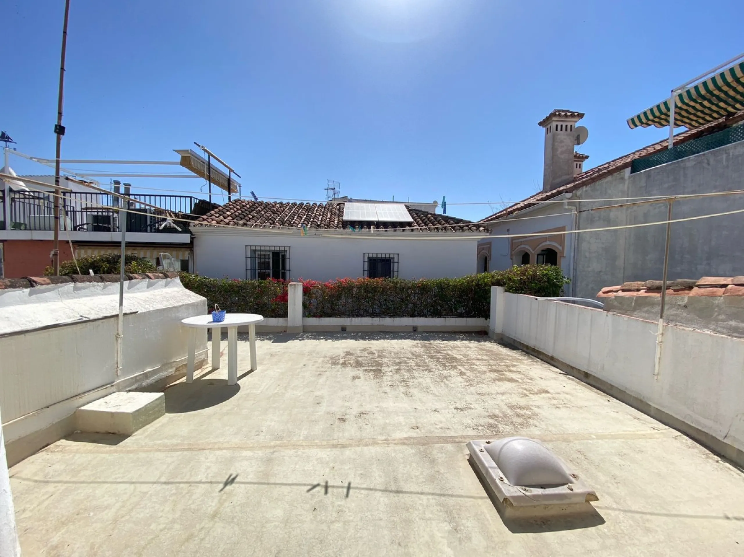 Family townhouse located in Marbella's old town, just a few meters from Plaza de Los Naranjos.