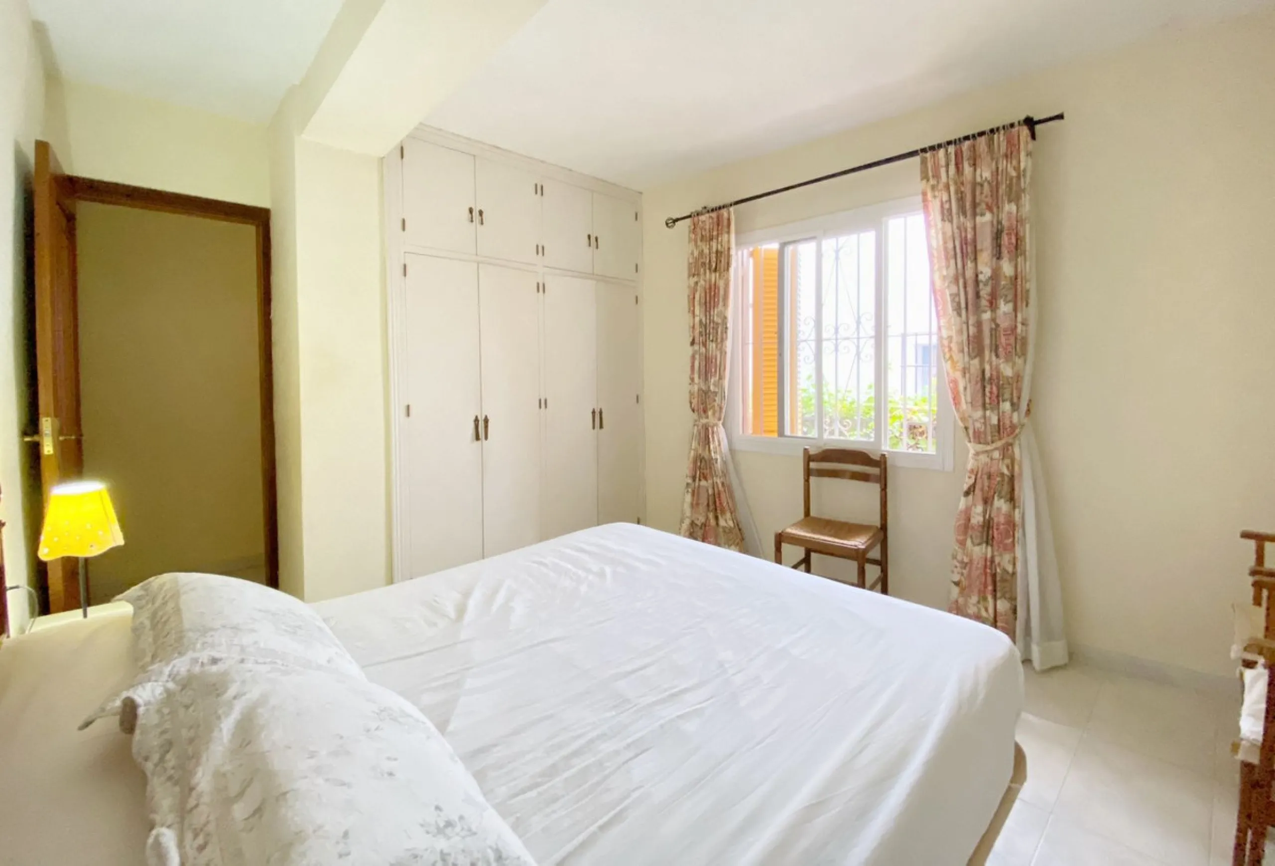 Family townhouse located in Marbella's old town, just a few meters from Plaza de Los Naranjos.
