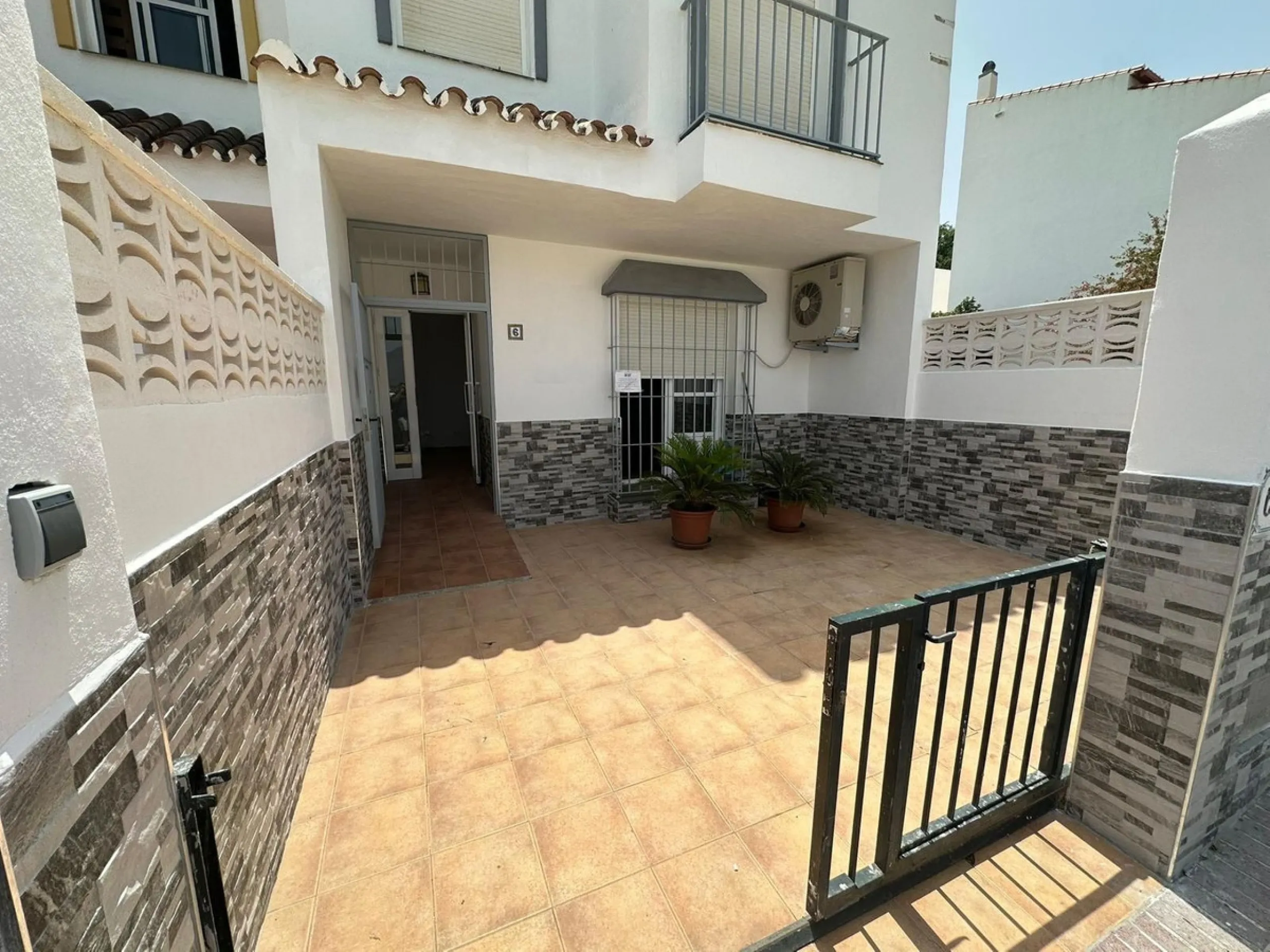 Townhouse in Manilva – Enjoy peace and style on the Costa del Sol