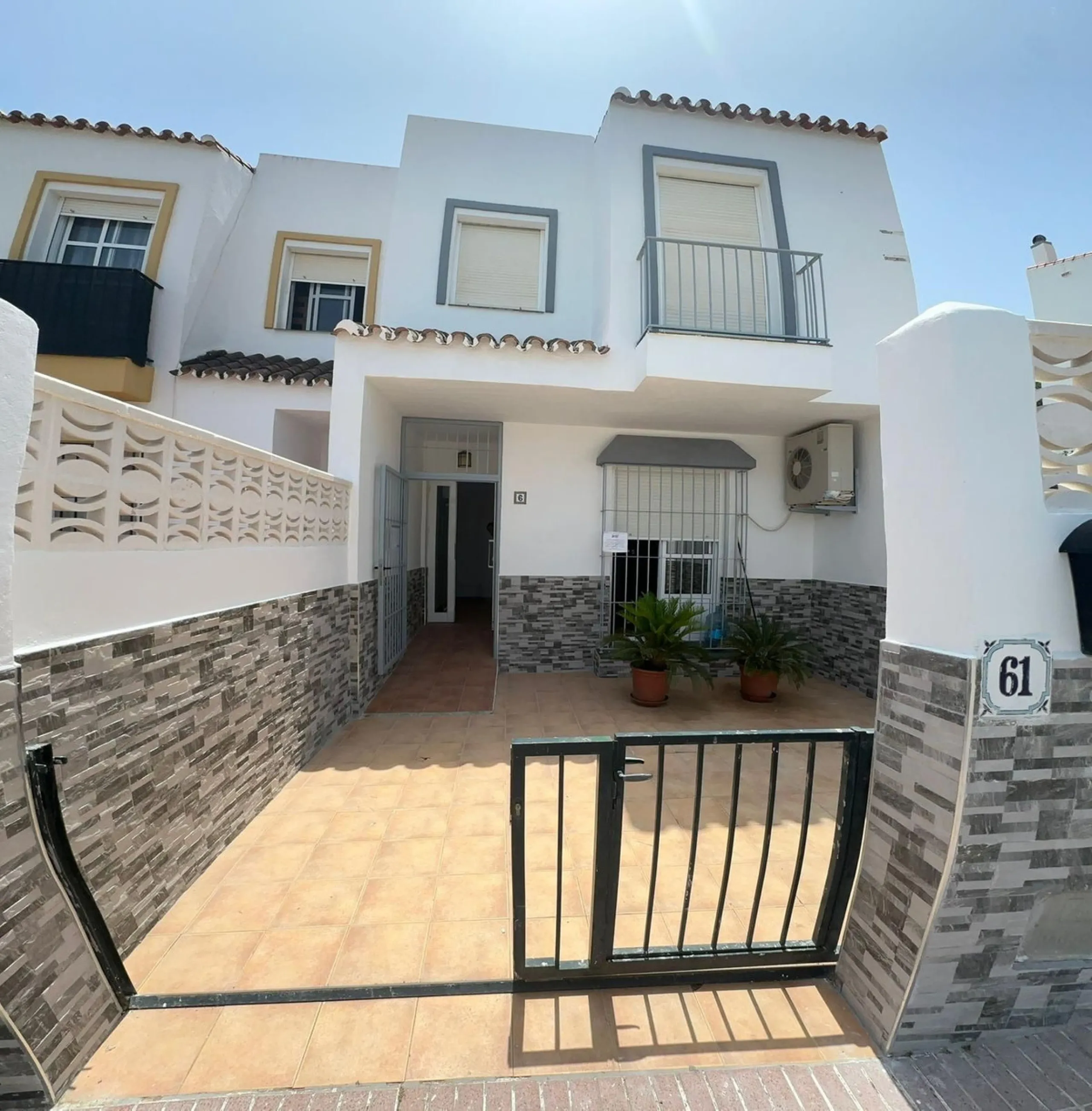 Townhouse in Manilva – Enjoy peace and style on the Costa del Sol