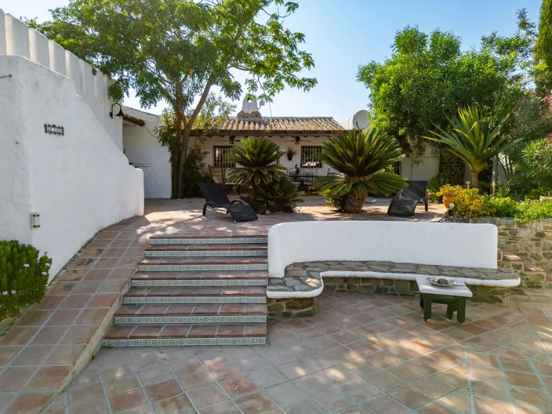 Unique opportunity in Almayate Costa, ideal for B&B or yoga retreats