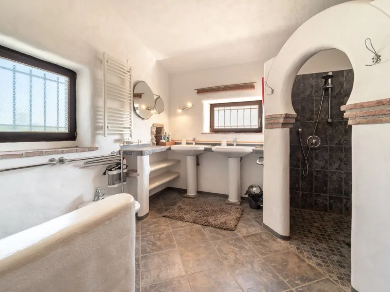 Unique opportunity in Almayate Costa, ideal for B&B or yoga retreats