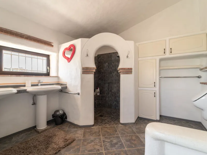 Unique opportunity in Almayate Costa, ideal for B&B or yoga retreats