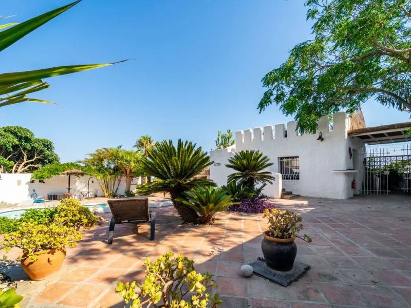 Unique opportunity in Almayate Costa, ideal for B&B or yoga retreats