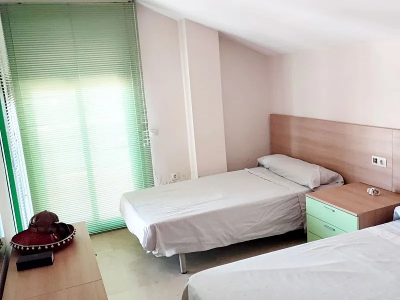 Large duplex penthouse with sea views and south facing orientation less than one kilometer from the beach.