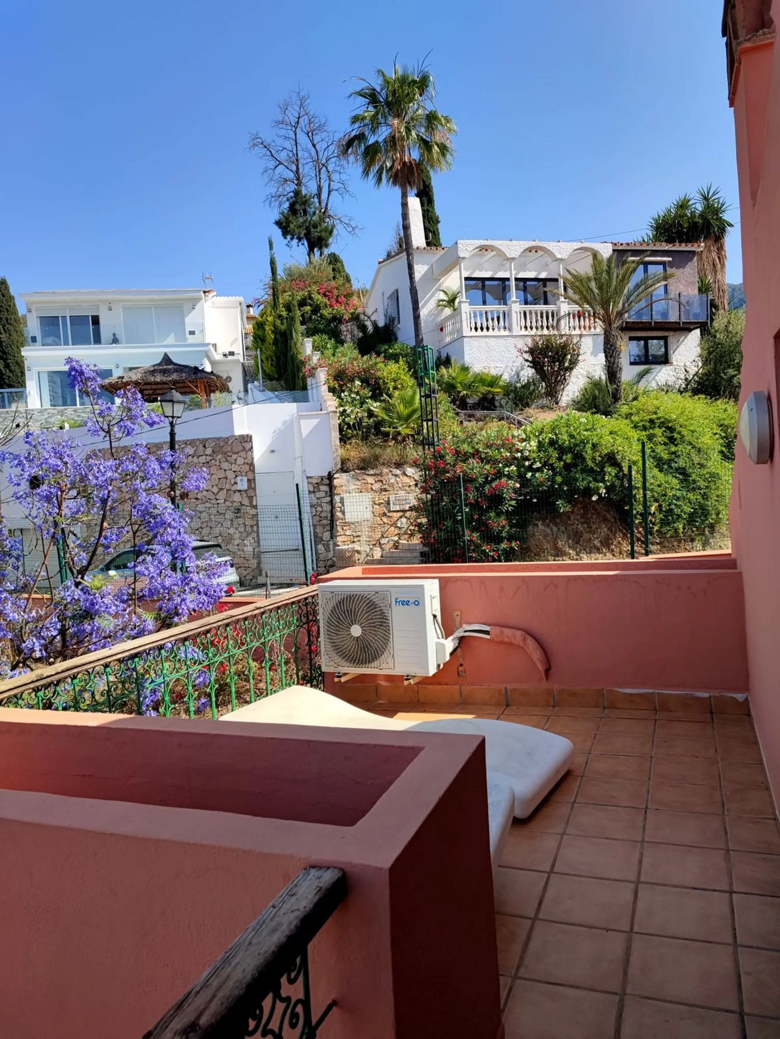 Large duplex penthouse with sea views and south facing orientation less than one kilometer from the beach.