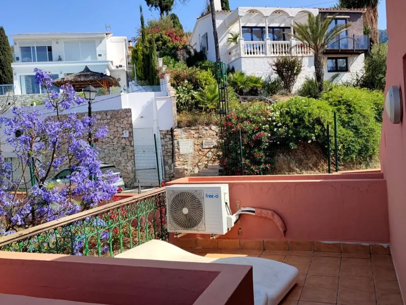 Large duplex penthouse with sea views and south facing orientation less than one kilometer from the beach.