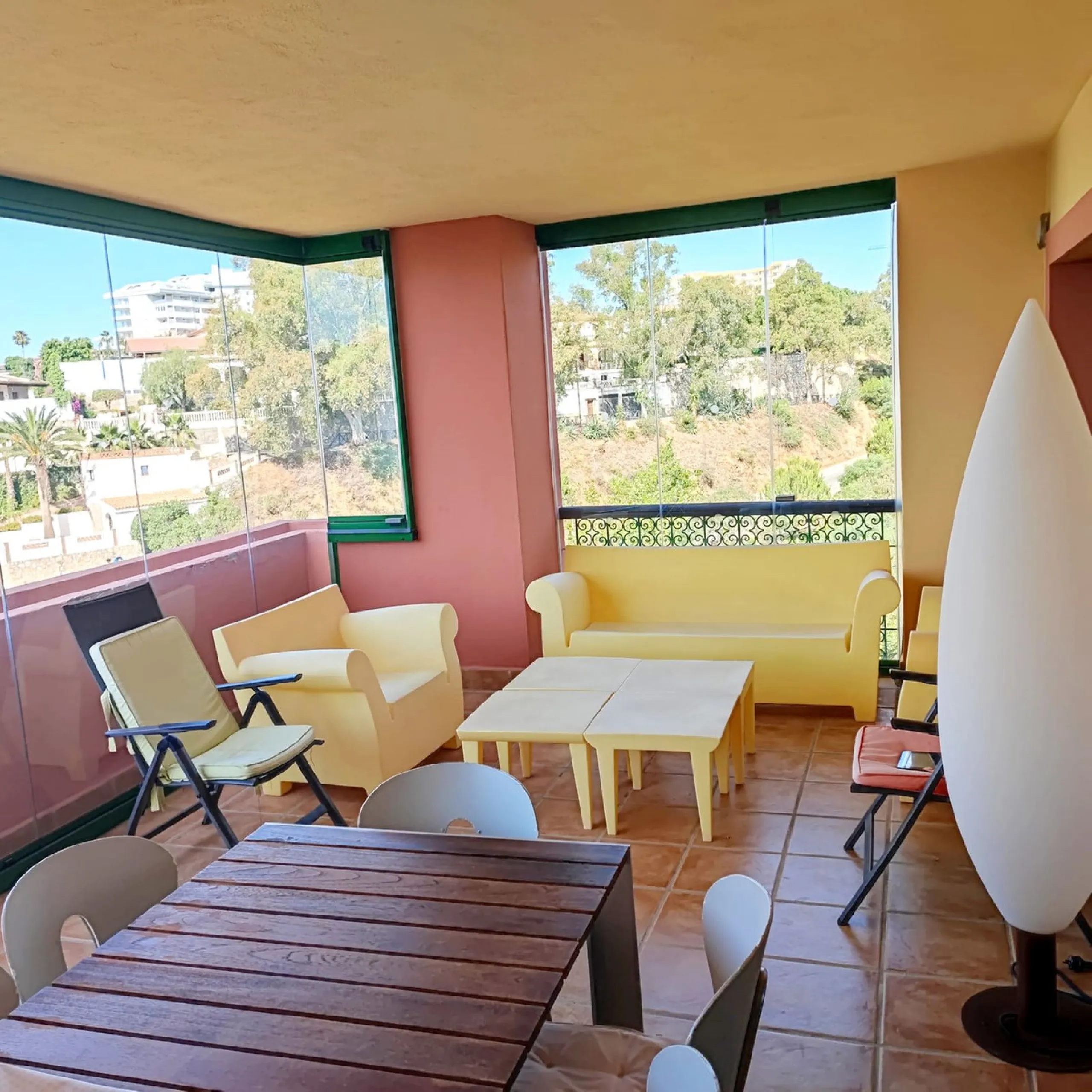 Large duplex penthouse with sea views and south facing orientation less than one kilometer from the beach.