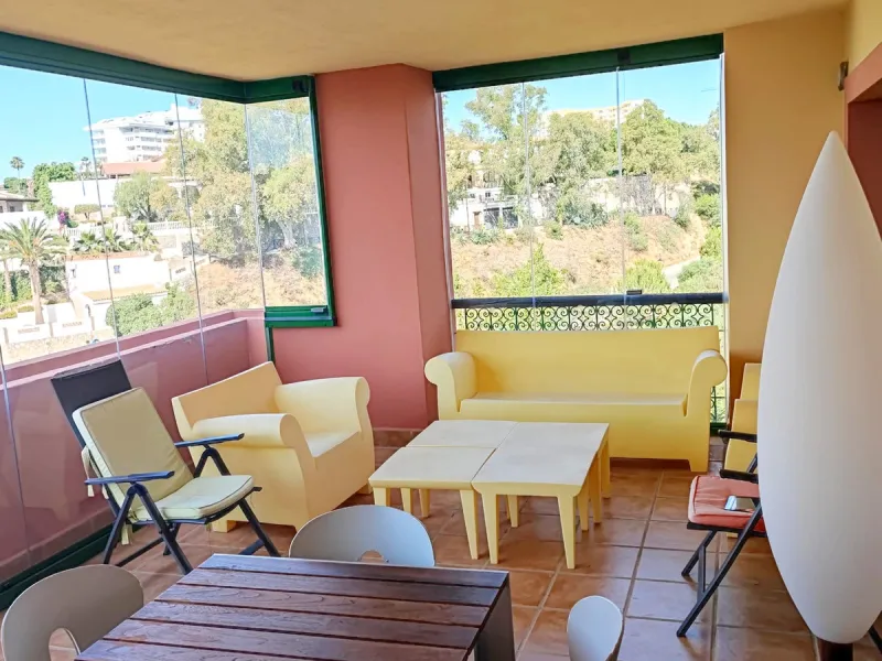 Large duplex penthouse with sea views and south facing orientation less than one kilometer from the beach.