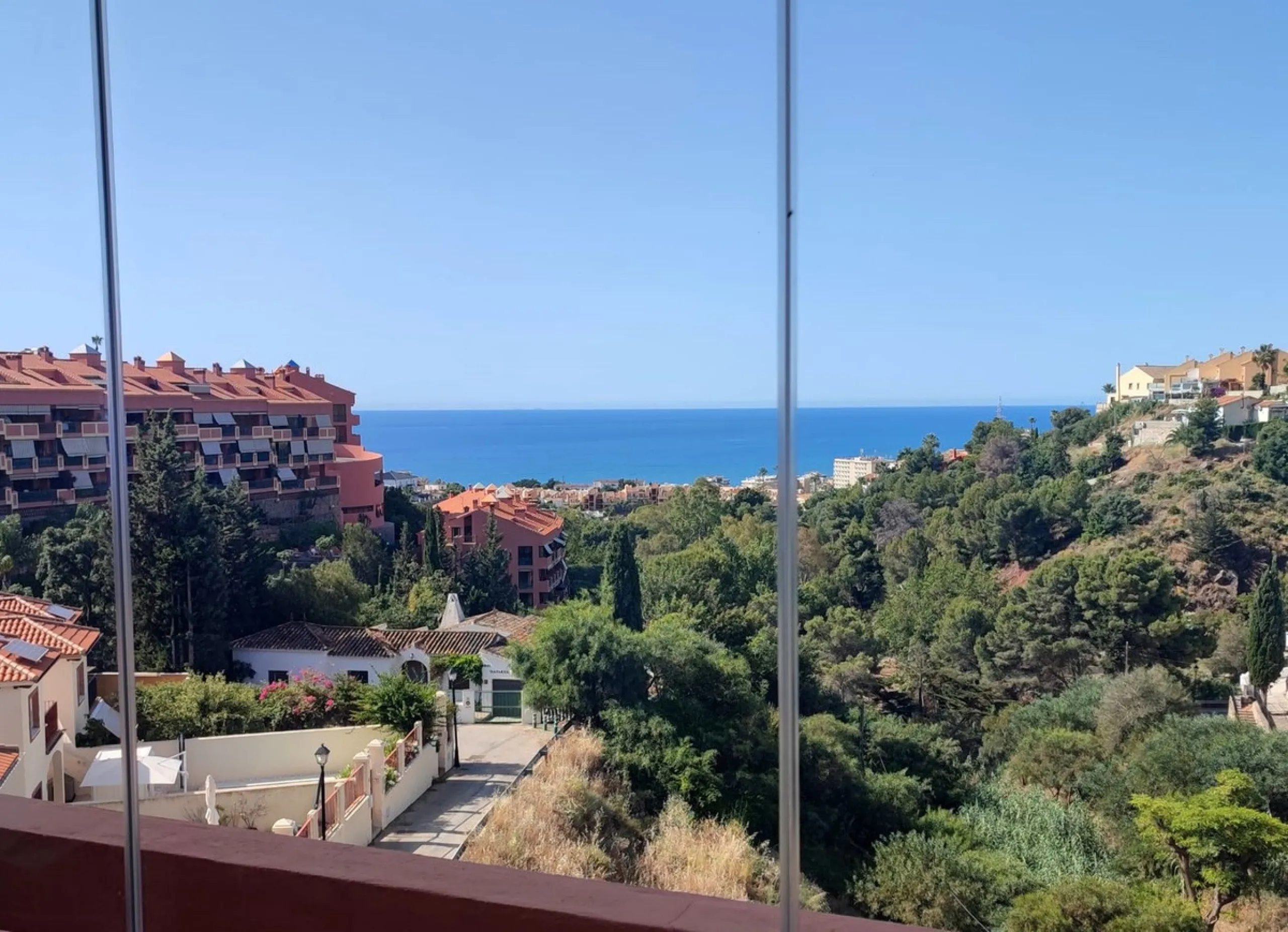Large duplex penthouse with sea views and south facing orientation less than one kilometer from the beach.