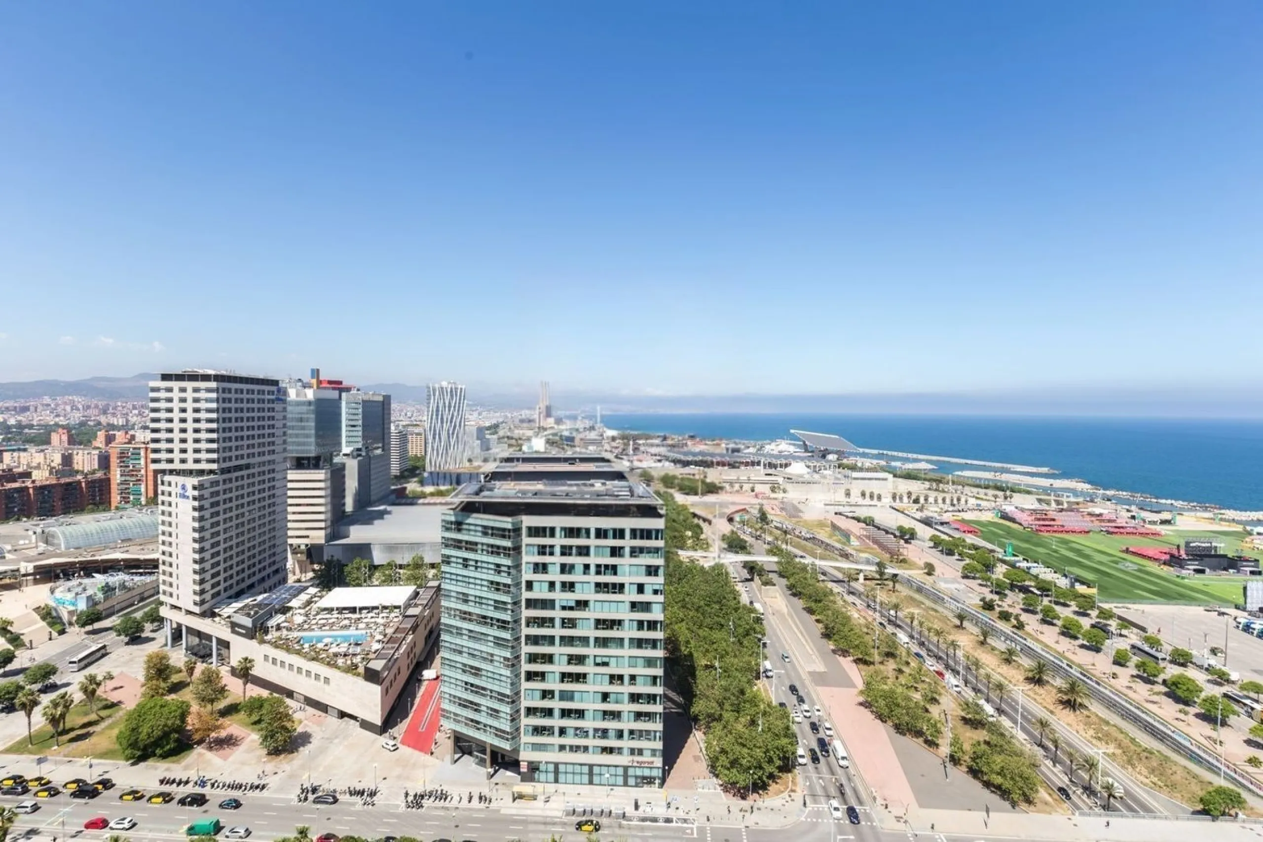 Exclusivo apartamento en primera línea de mar en Diagonal Mar, Barcelona