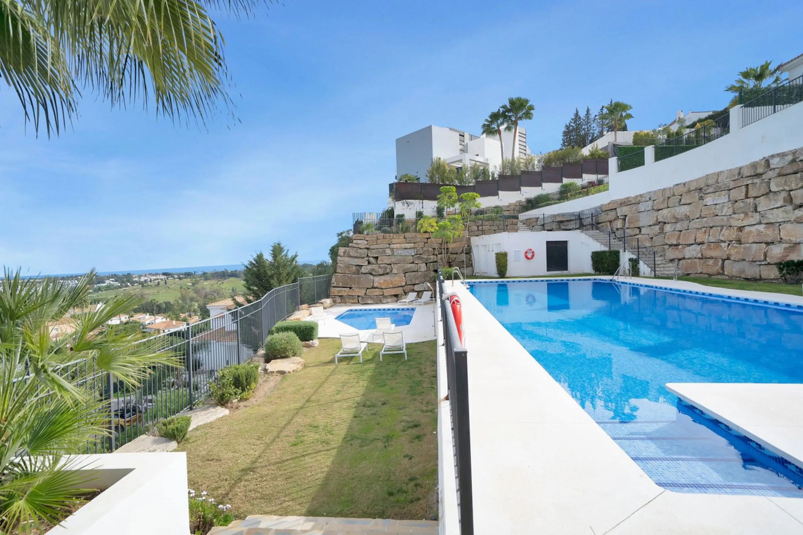 Modern property with private garden and sea views in Paraíso Pueblo