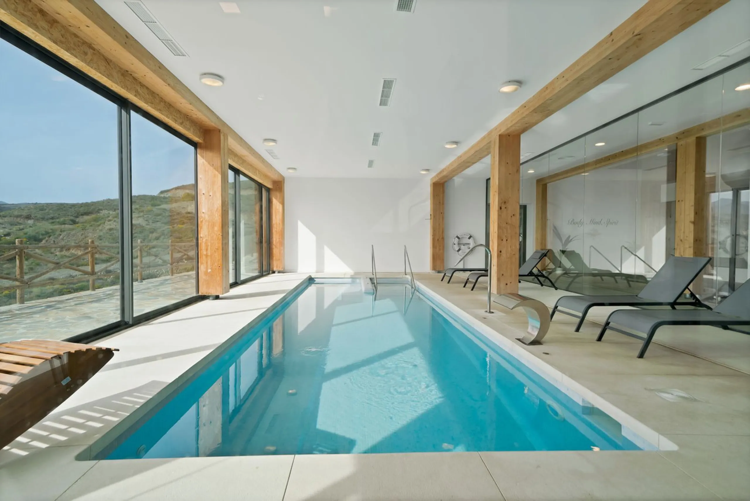Modern property with private garden and sea views in Paraíso Pueblo