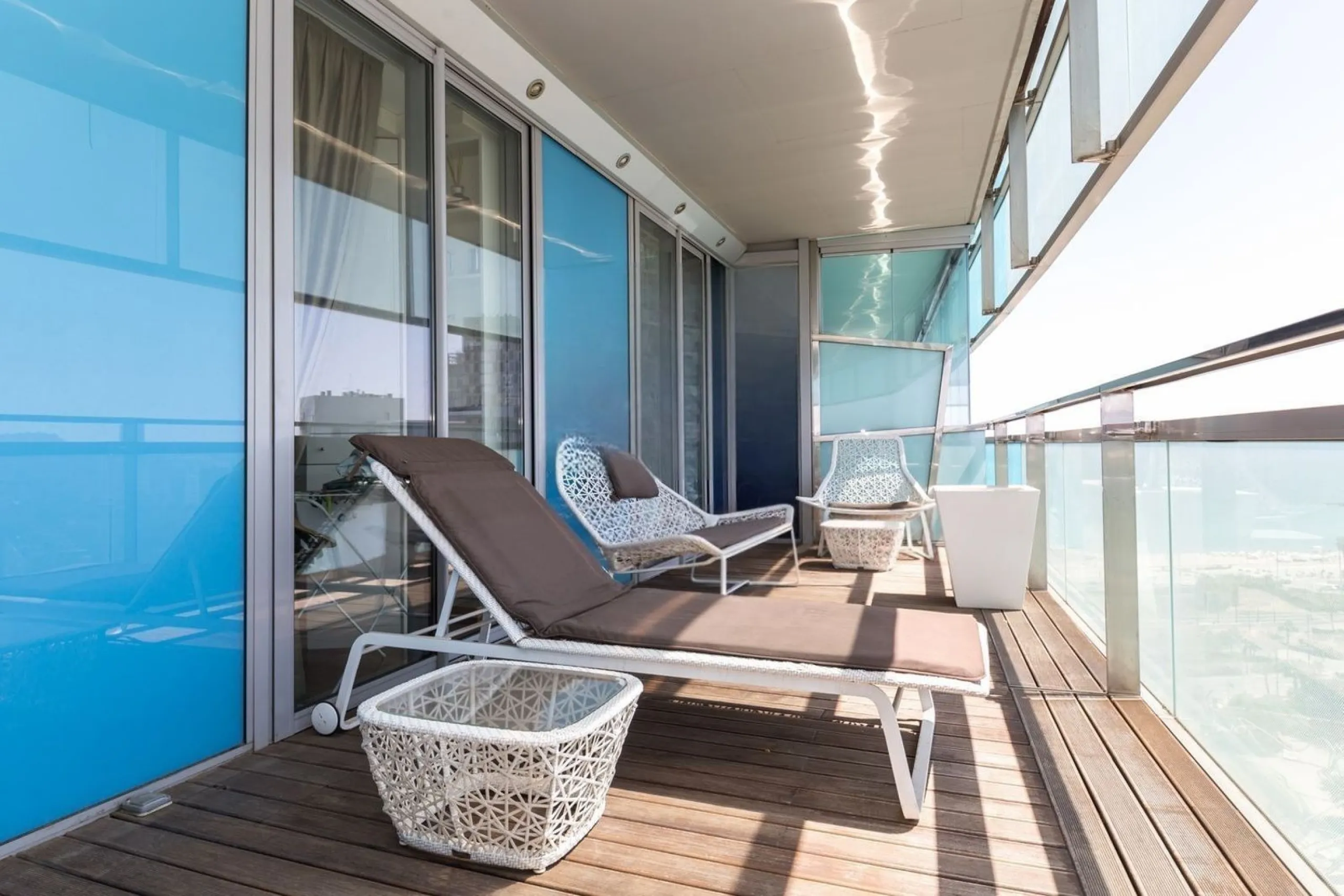 Exclusivo apartamento en primera línea de mar en Diagonal Mar, Barcelona