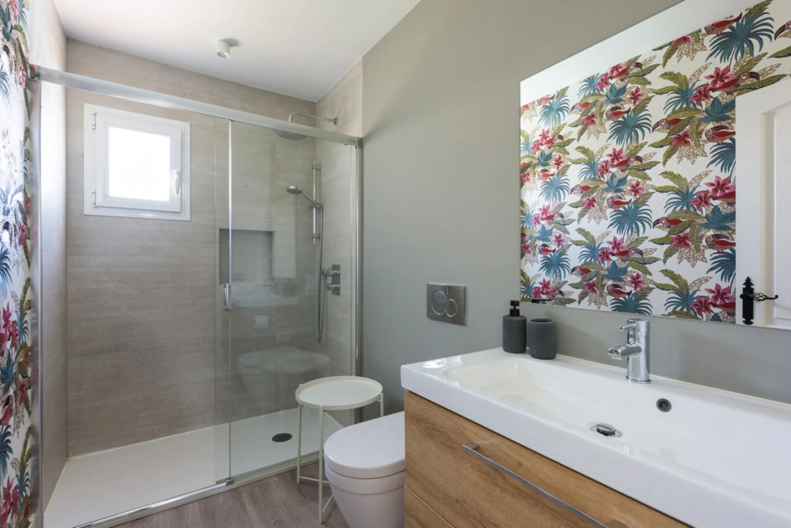 For sale townhouse renovated with quality materials and contemporary style located in one of the best areas of Marbella.