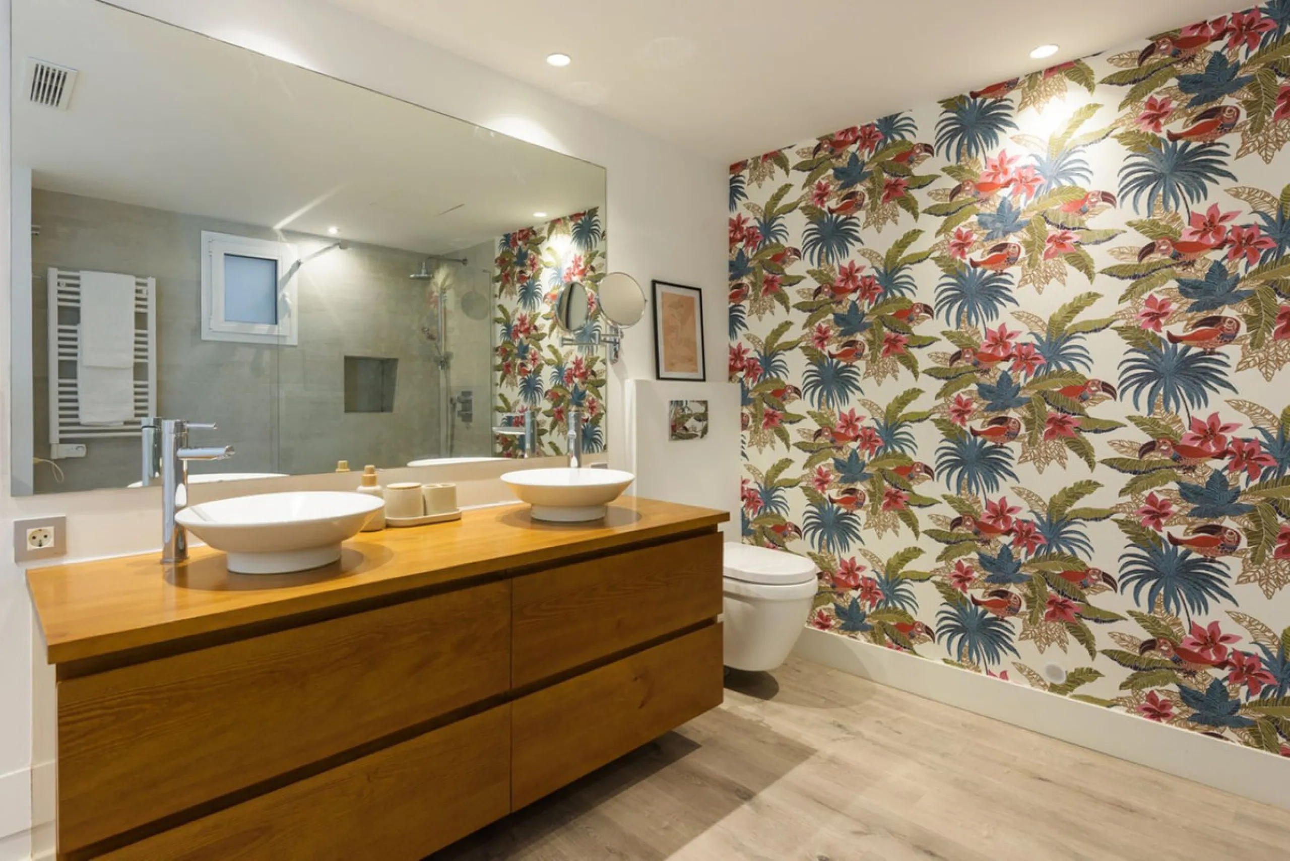 For sale townhouse renovated with quality materials and contemporary style located in one of the best areas of Marbella.