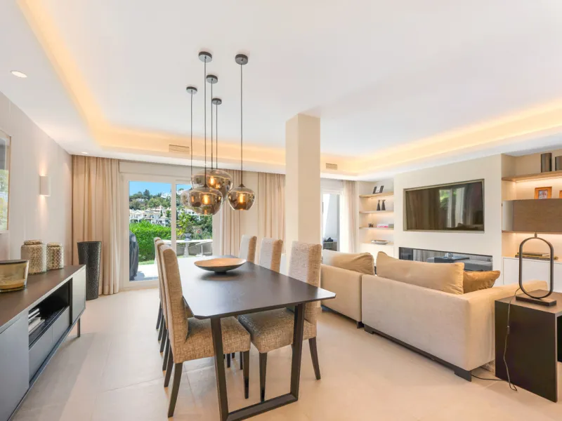 This fully renovated 3-bedroom, 2.5 -bathroom townhouse in La Quinta Hills blends Scandinavian design with Mediterranean warmth, creating a sophisticated and functional home in one of Benahavís' most desirable gated communities.