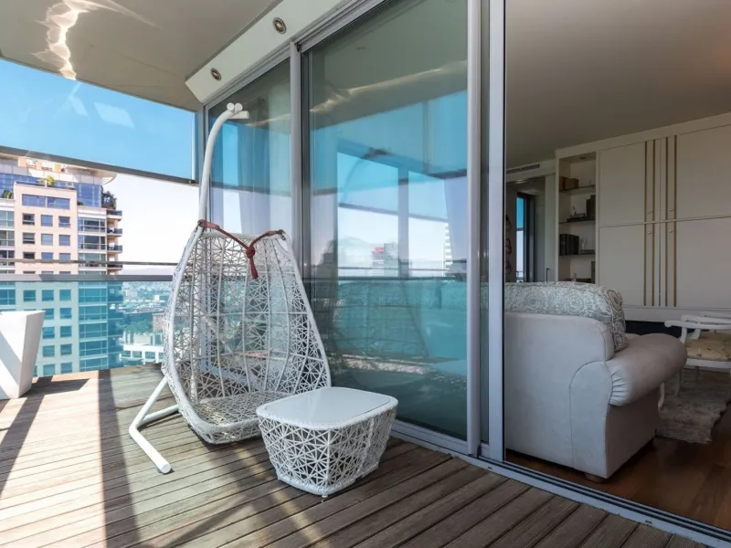 Exclusivo apartamento en primera línea de mar en Diagonal Mar, Barcelona