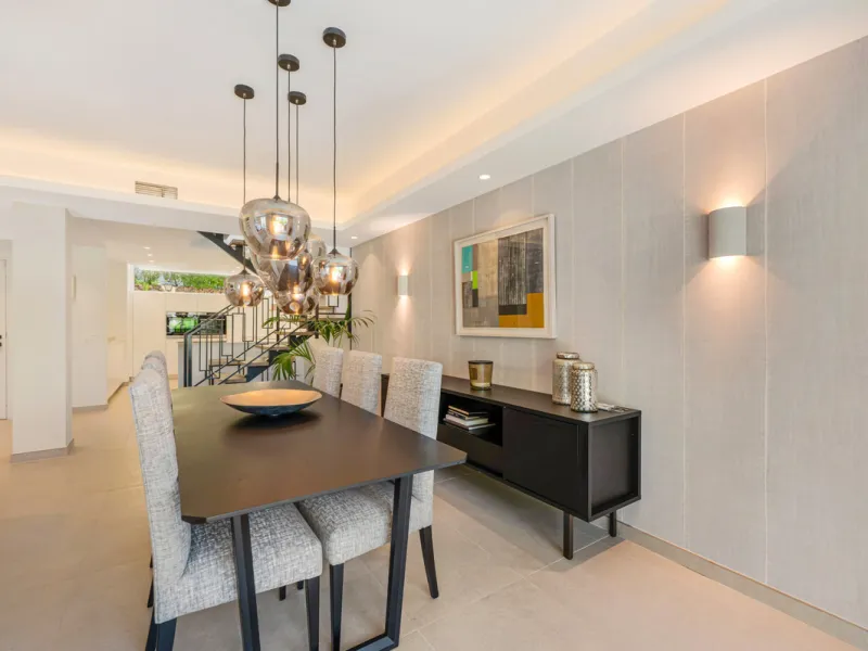This fully renovated 3-bedroom, 2.5 -bathroom townhouse in La Quinta Hills blends Scandinavian design with Mediterranean warmth, creating a sophisticated and functional home in one of Benahavís' most desirable gated communities.