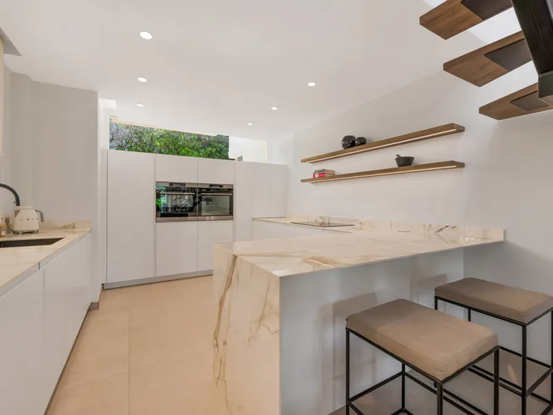 This fully renovated 3-bedroom, 2.5 -bathroom townhouse in La Quinta Hills blends Scandinavian design with Mediterranean warmth, creating a sophisticated and functional home in one of Benahavís' most desirable gated communities.