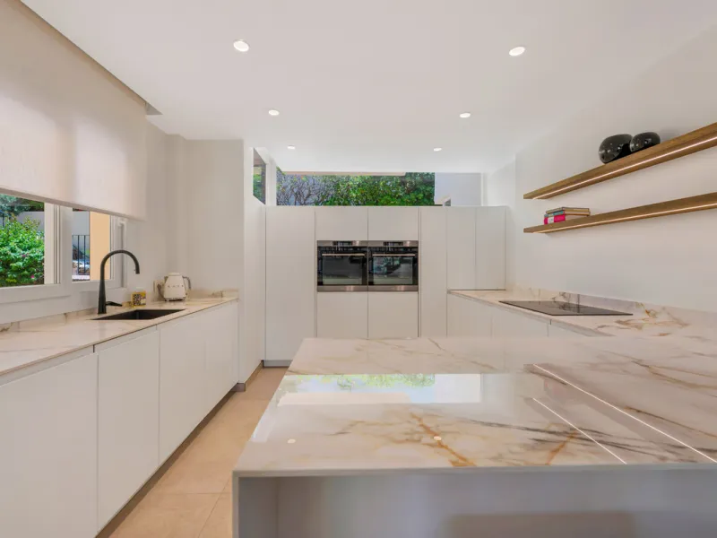 This fully renovated 3-bedroom, 2.5 -bathroom townhouse in La Quinta Hills blends Scandinavian design with Mediterranean warmth, creating a sophisticated and functional home in one of Benahavís' most desirable gated communities.
