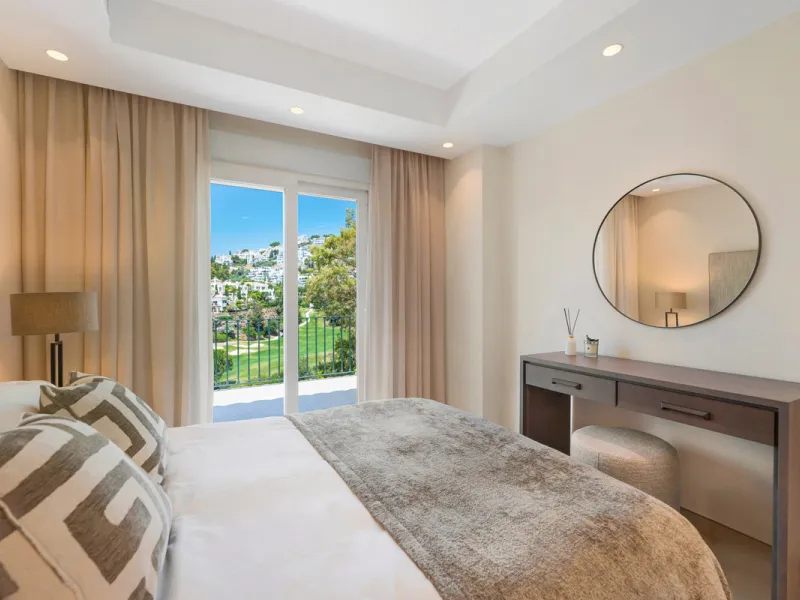 This fully renovated 3-bedroom, 2.5 -bathroom townhouse in La Quinta Hills blends Scandinavian design with Mediterranean warmth, creating a sophisticated and functional home in one of Benahavís' most desirable gated communities.