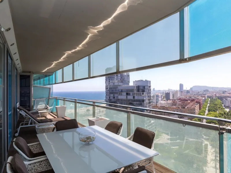 Exclusivo apartamento en primera línea de mar en Diagonal Mar, Barcelona