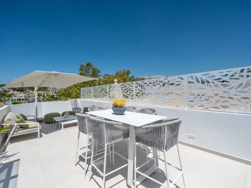This fully renovated 3-bedroom, 2.5 -bathroom townhouse in La Quinta Hills blends Scandinavian design with Mediterranean warmth, creating a sophisticated and functional home in one of Benahavís' most desirable gated communities.