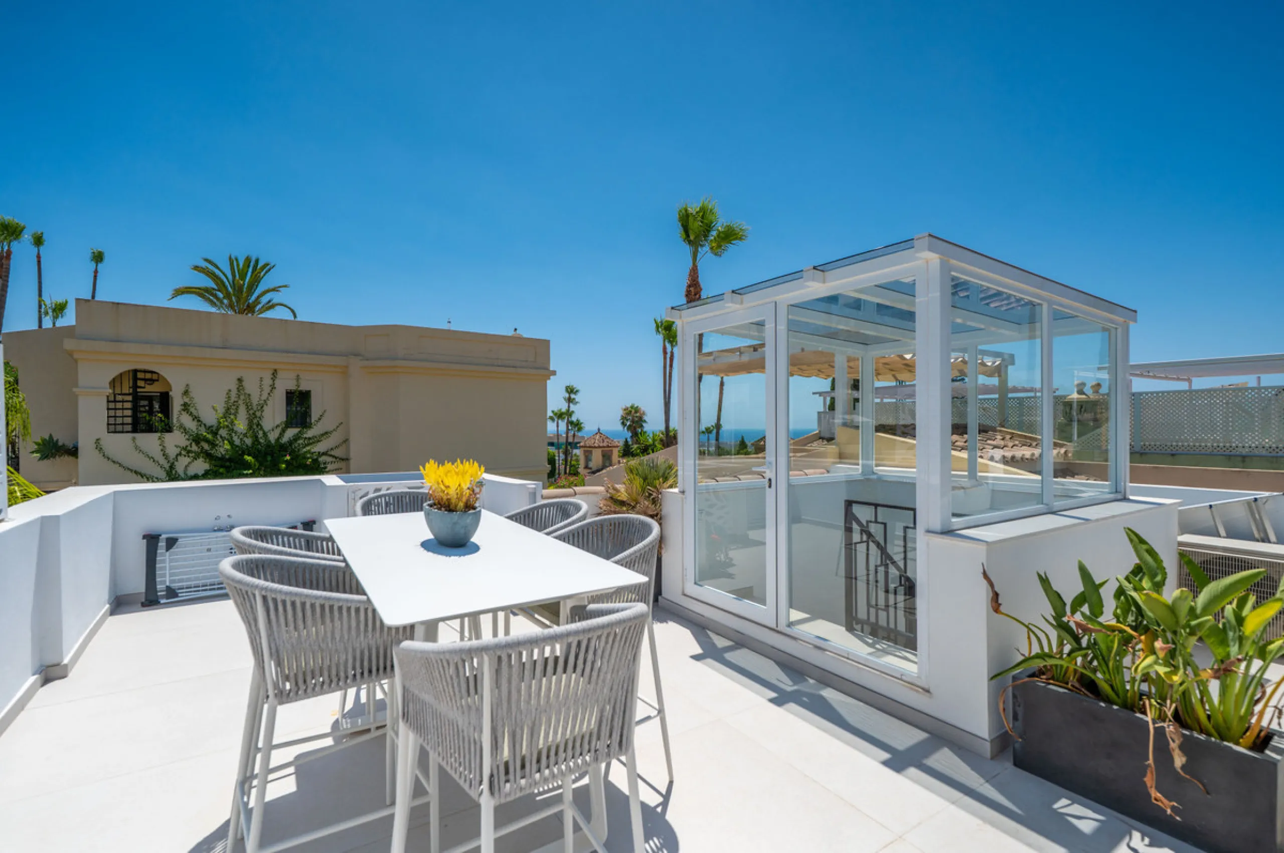 This fully renovated 3-bedroom, 2.5 -bathroom townhouse in La Quinta Hills blends Scandinavian design with Mediterranean warmth, creating a sophisticated and functional home in one of Benahavís' most desirable gated communities.