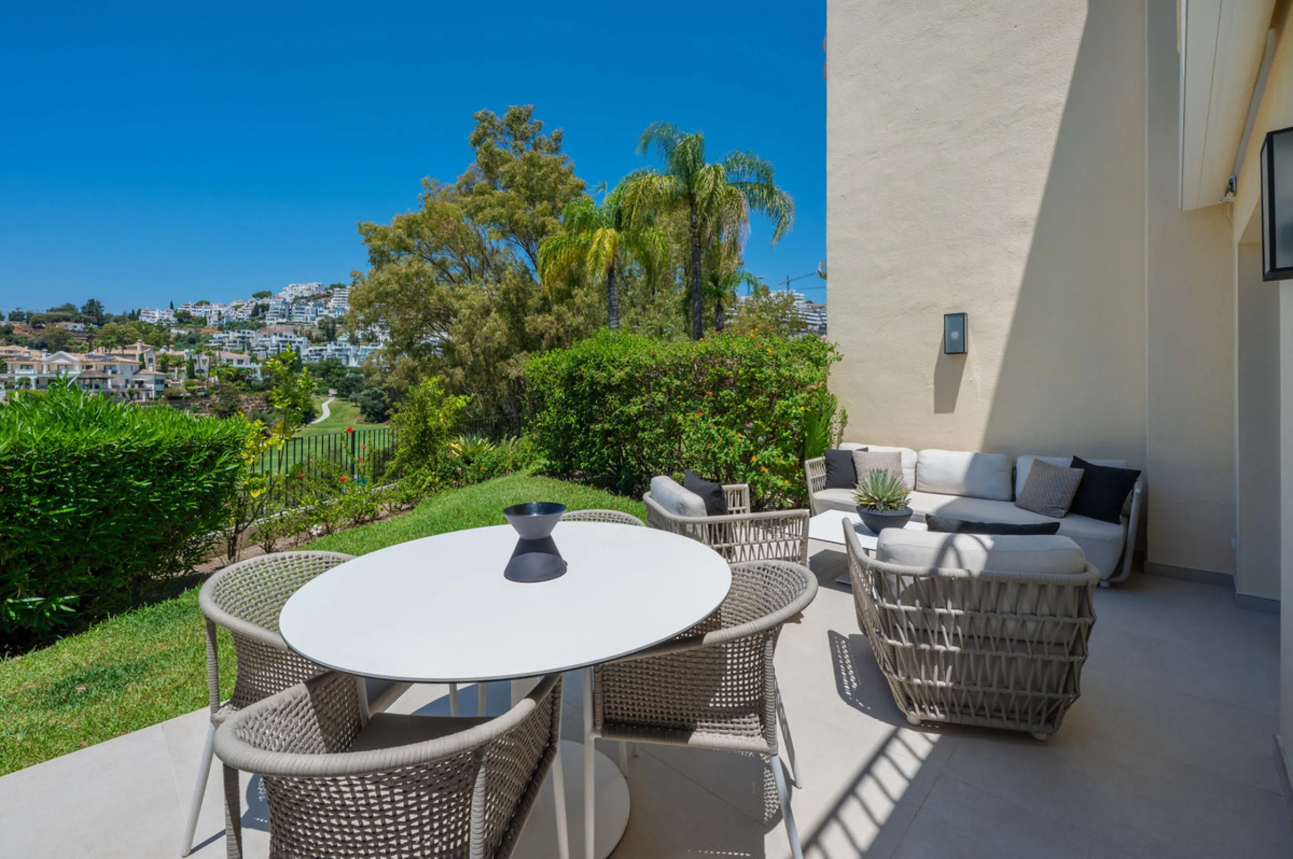 This fully renovated 3-bedroom, 2.5 -bathroom townhouse in La Quinta Hills blends Scandinavian design with Mediterranean warmth, creating a sophisticated and functional home in one of Benahavís' most desirable gated communities.
