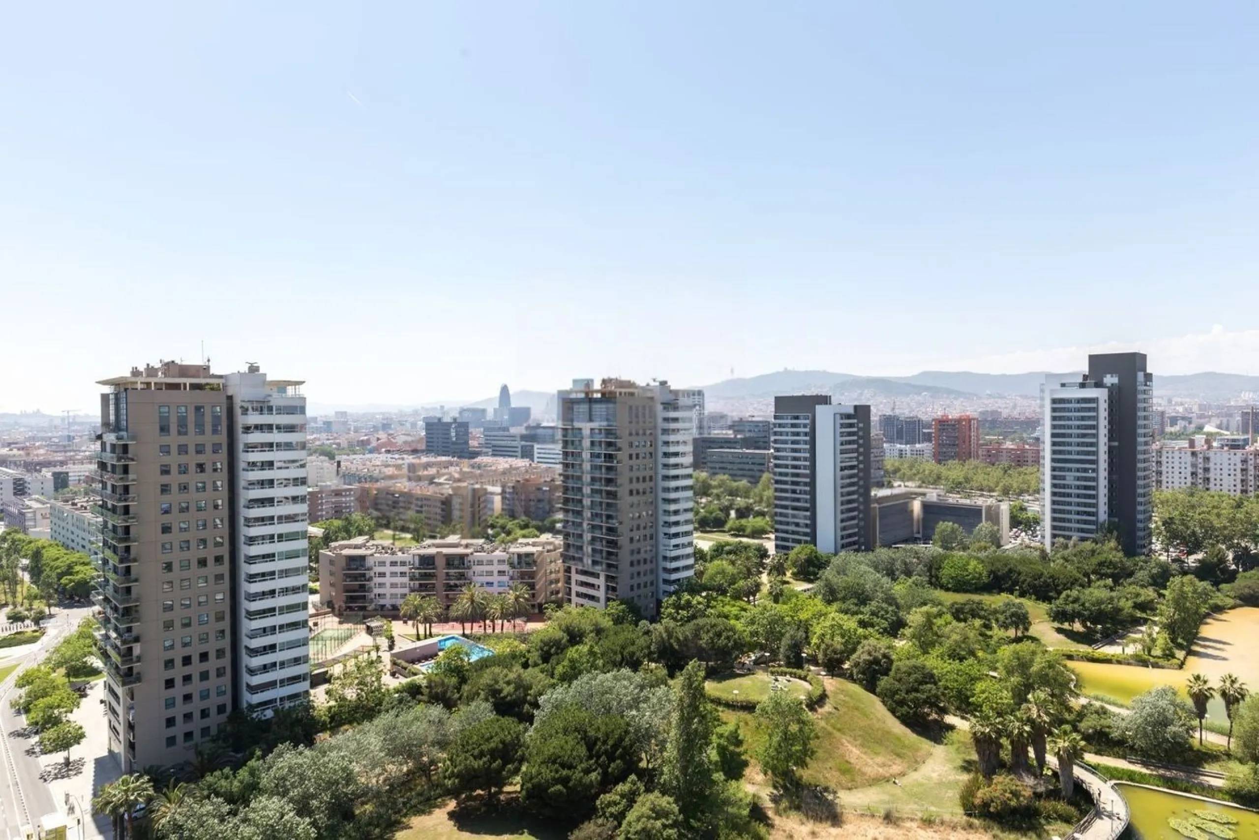 Exclusivo apartamento en primera línea de mar en Diagonal Mar, Barcelona