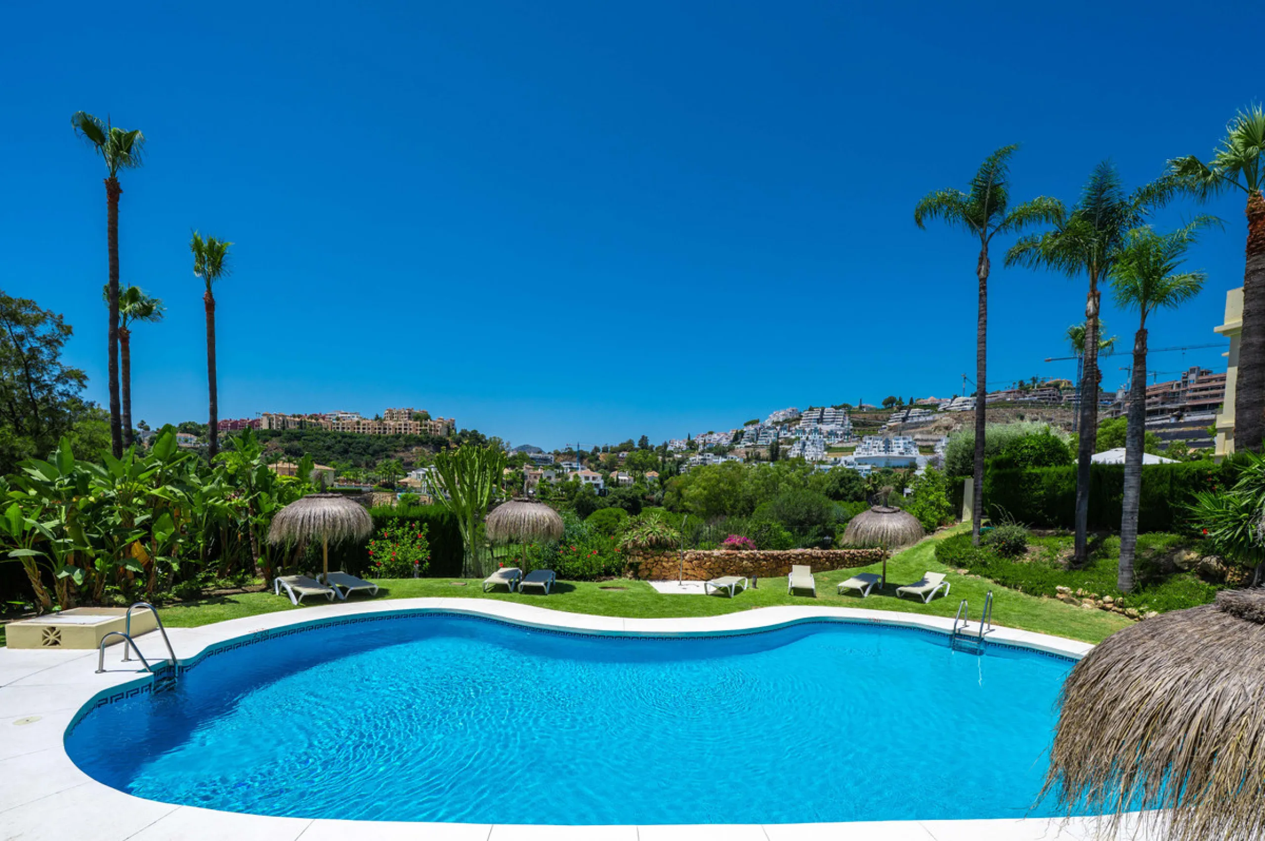 This fully renovated 3-bedroom, 2.5 -bathroom townhouse in La Quinta Hills blends Scandinavian design with Mediterranean warmth, creating a sophisticated and functional home in one of Benahavís' most desirable gated communities.