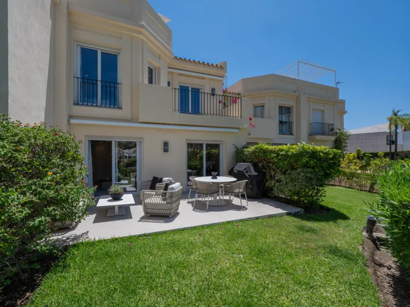 This fully renovated 3-bedroom, 2.5 -bathroom townhouse in La Quinta Hills blends Scandinavian design with Mediterranean warmth, creating a sophisticated and functional home in one of Benahavís' most desirable gated communities.