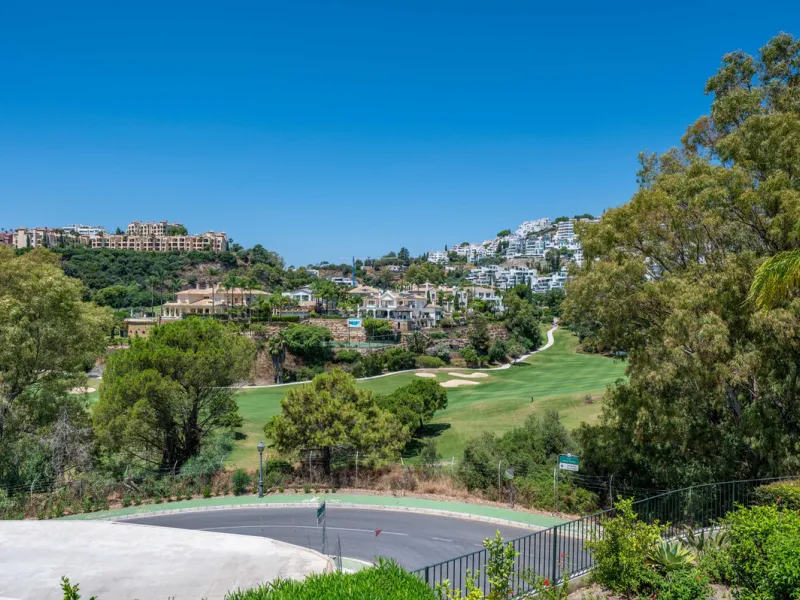 This fully renovated 3-bedroom, 2.5 -bathroom townhouse in La Quinta Hills blends Scandinavian design with Mediterranean warmth, creating a sophisticated and functional home in one of Benahavís' most desirable gated communities.