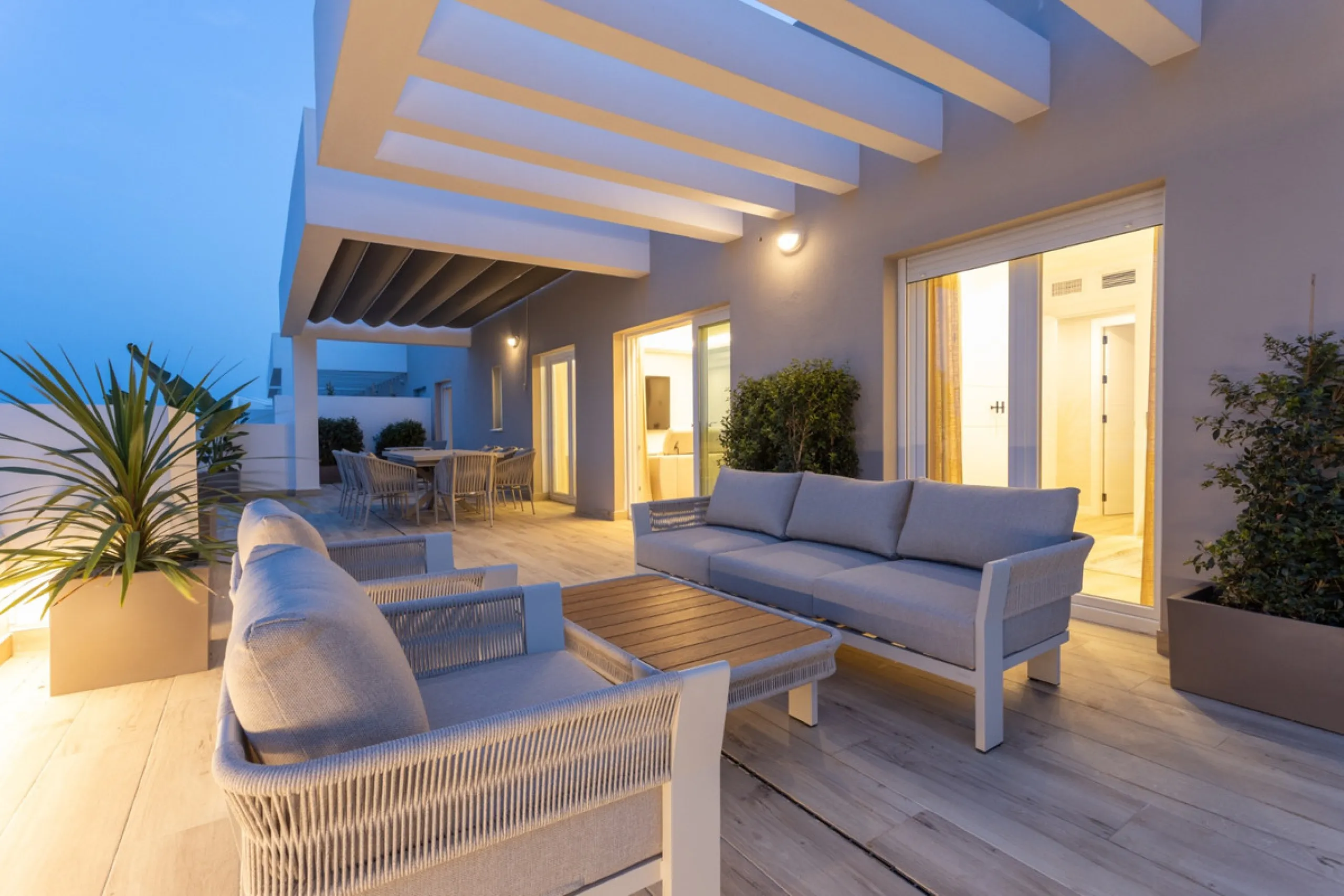 Discover modern coastal living in Apartment Albatros, a south-facing four-bedroom penthouse in the heart of La Campana. This bright and spacious home features two elegant bathrooms, an open-plan living and dining area, and a fully equipped kitchen with hi