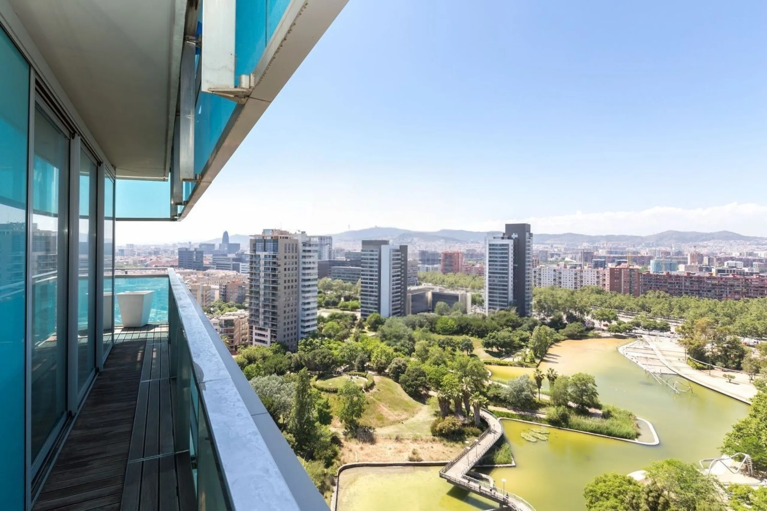 Exclusivo apartamento en primera línea de mar en Diagonal Mar, Barcelona