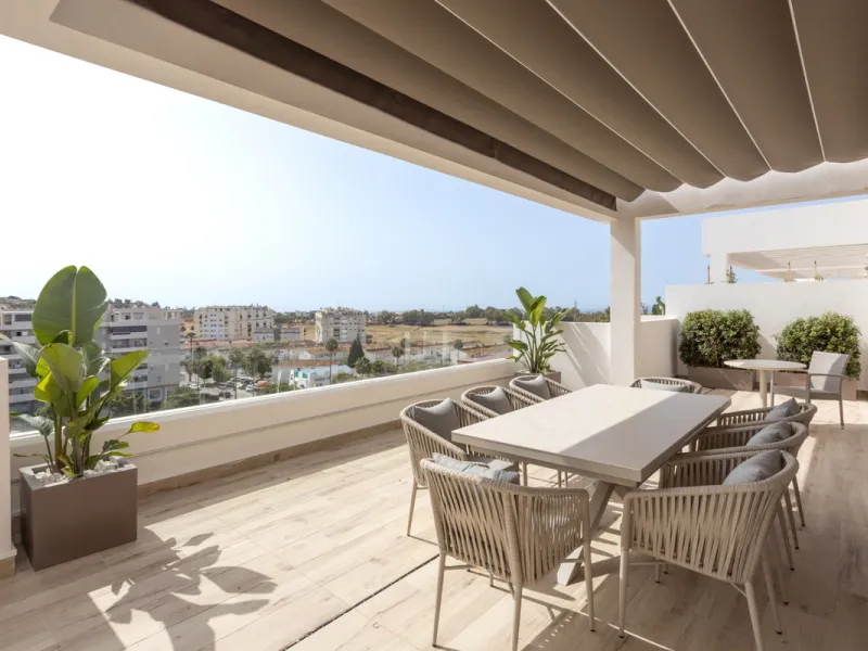 Discover modern coastal living in Apartment Albatros, a south-facing four-bedroom penthouse in the heart of La Campana. This bright and spacious home features two elegant bathrooms, an open-plan living and dining area, and a fully equipped kitchen with hi