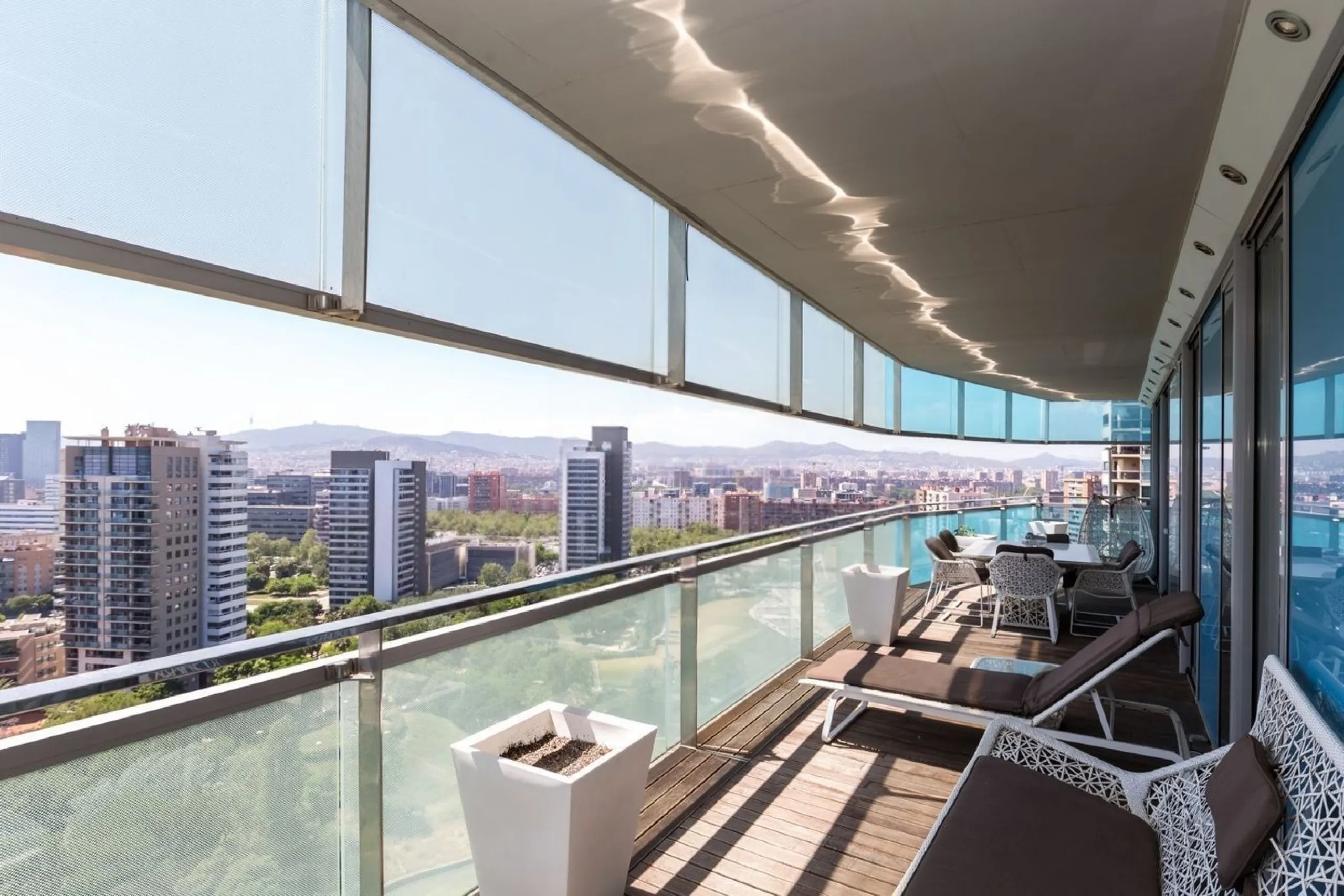 Exclusivo apartamento en primera línea de mar en Diagonal Mar, Barcelona