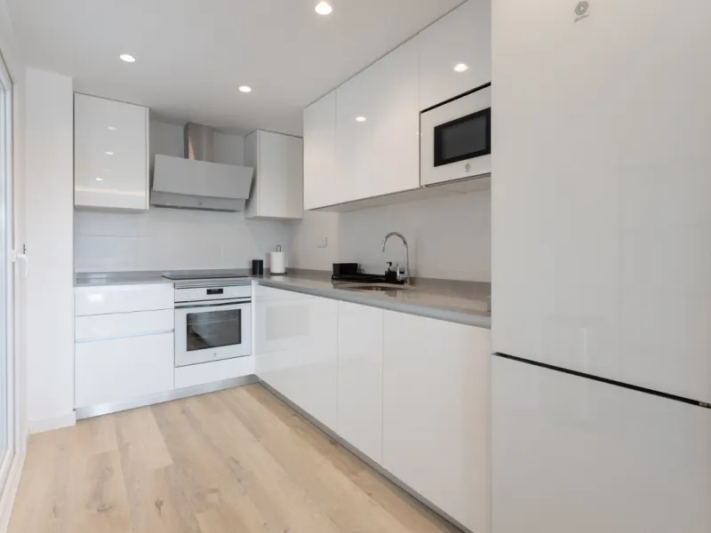 Discover modern coastal living in Apartment Albatros, a south-facing four-bedroom penthouse in the heart of La Campana. This bright and spacious home features two elegant bathrooms, an open-plan living and dining area, and a fully equipped kitchen with hi
