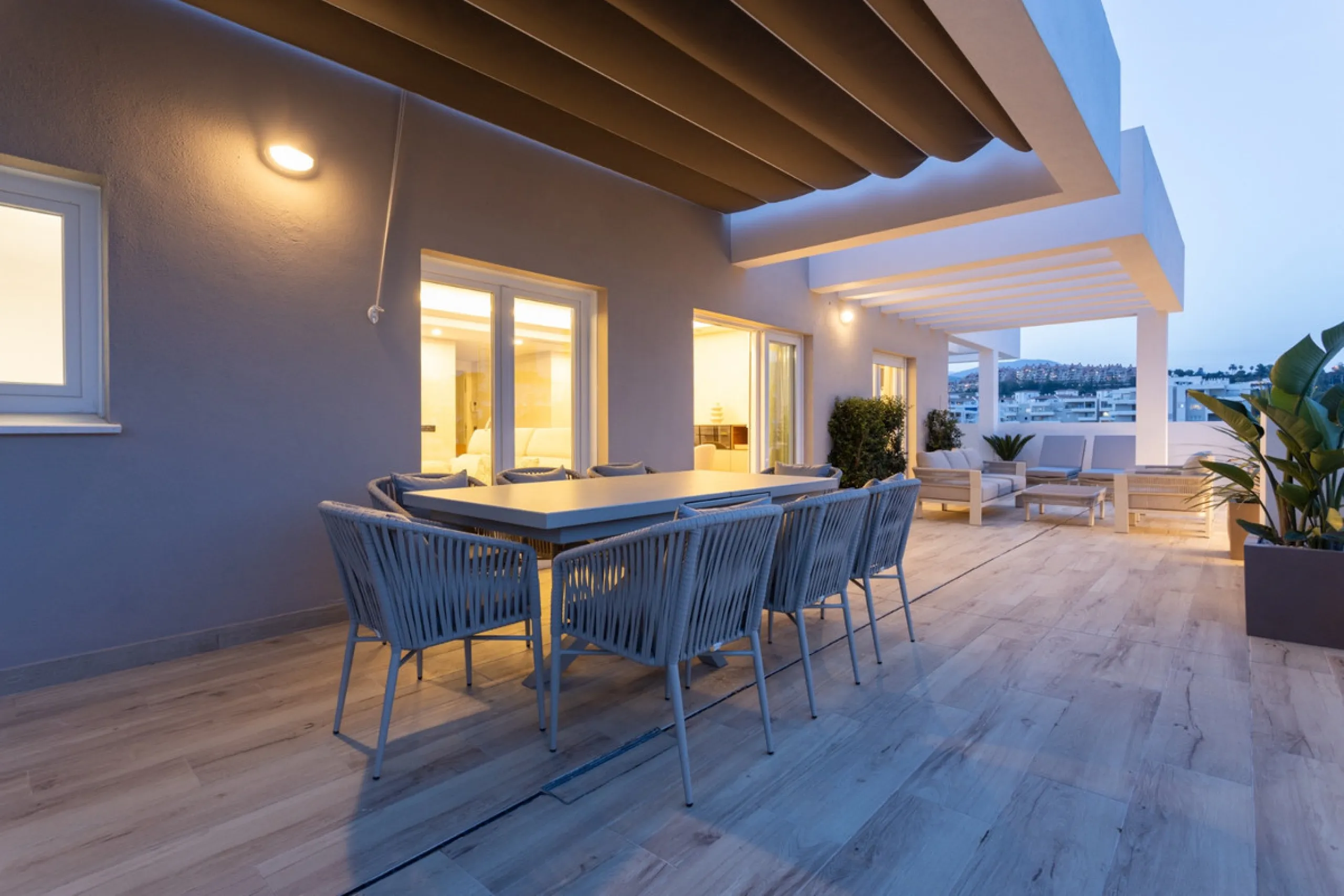 Discover modern coastal living in Apartment Albatros, a south-facing four-bedroom penthouse in the heart of La Campana. This bright and spacious home features two elegant bathrooms, an open-plan living and dining area, and a fully equipped kitchen with hi