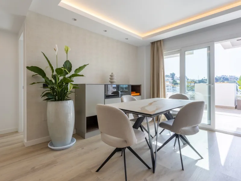 Discover modern coastal living in Apartment Albatros, a south-facing four-bedroom penthouse in the heart of La Campana. This bright and spacious home features two elegant bathrooms, an open-plan living and dining area, and a fully equipped kitchen with hi