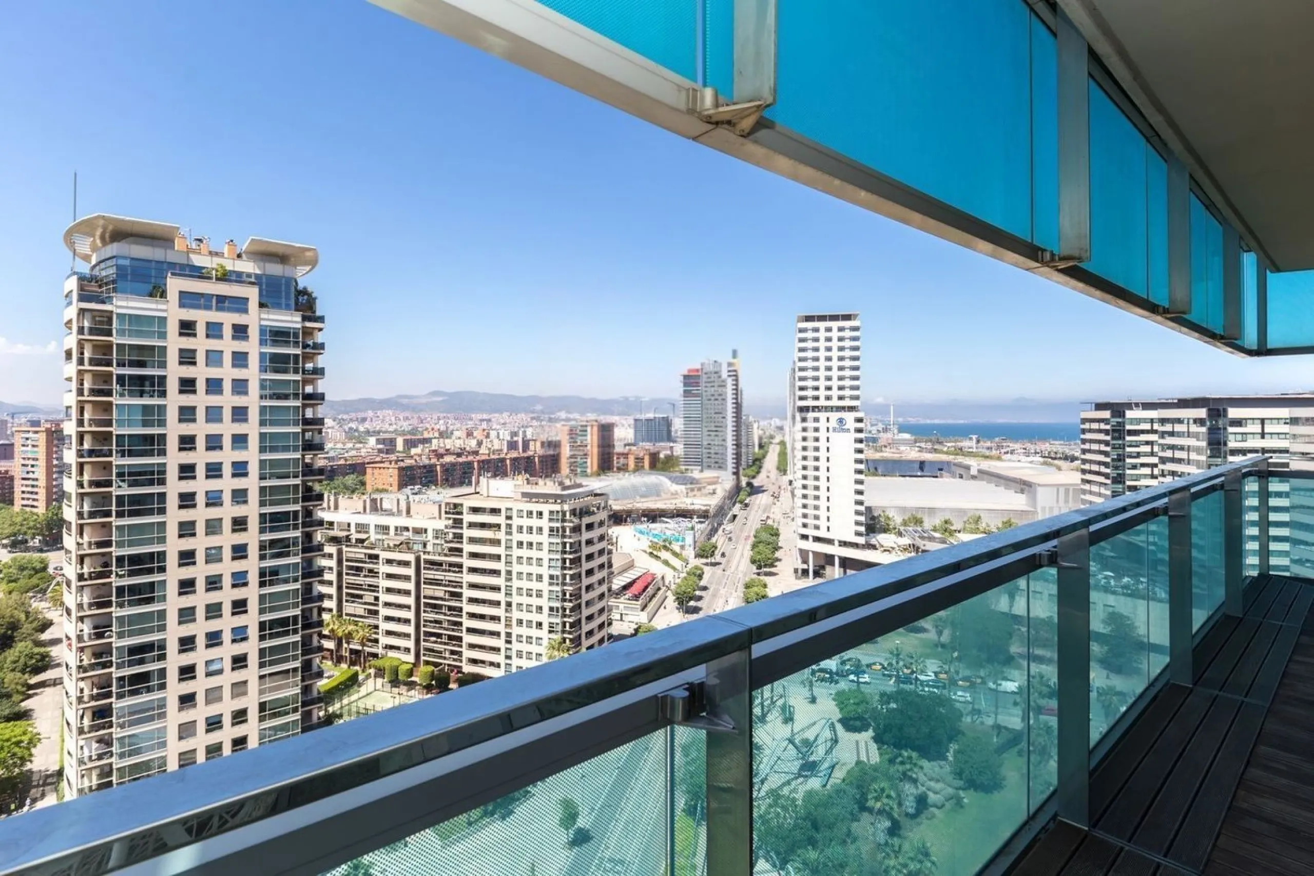 Exclusivo apartamento en primera línea de mar en Diagonal Mar, Barcelona