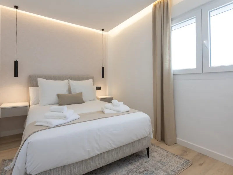 Discover modern coastal living in Apartment Albatros, a south-facing four-bedroom penthouse in the heart of La Campana. This bright and spacious home features two elegant bathrooms, an open-plan living and dining area, and a fully equipped kitchen with hi