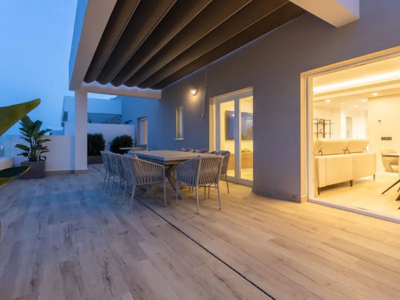 Discover modern coastal living in Apartment Albatros, a south-facing four-bedroom penthouse in the heart of La Campana. This bright and spacious home features two elegant bathrooms, an open-plan living and dining area, and a fully equipped kitchen with hi