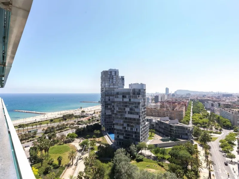 Exclusivo apartamento en primera línea de mar en Diagonal Mar, Barcelona