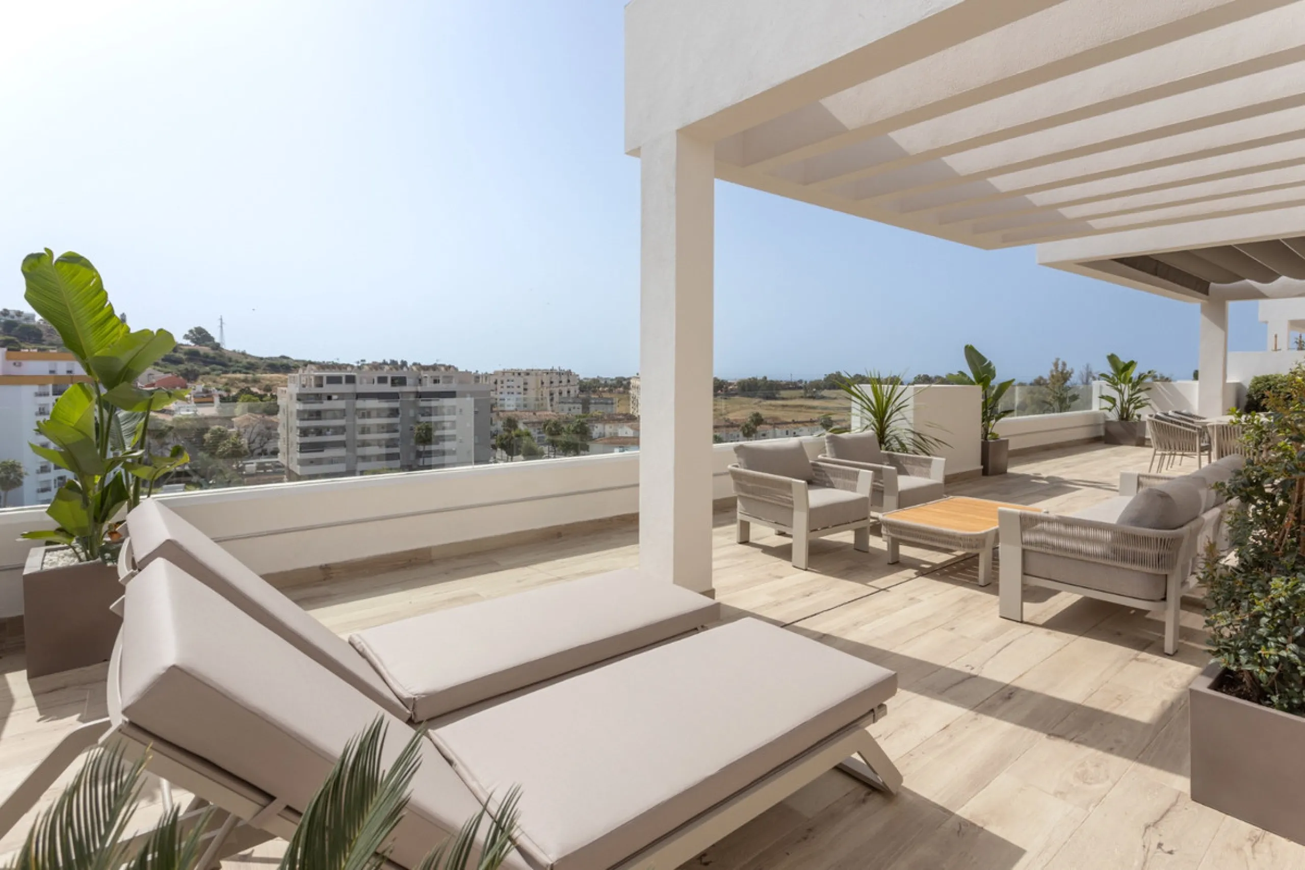 Discover modern coastal living in Apartment Albatros, a south-facing four-bedroom penthouse in the heart of La Campana. This bright and spacious home features two elegant bathrooms, an open-plan living and dining area, and a fully equipped kitchen with hi