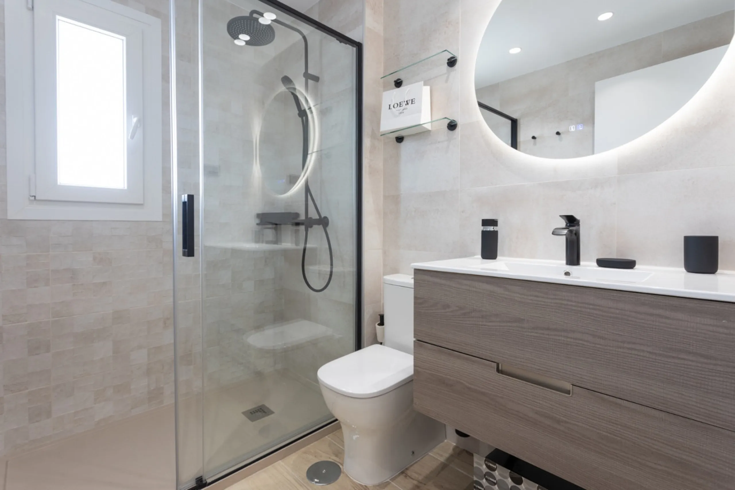 Discover modern coastal living in Apartment Albatros, a south-facing four-bedroom penthouse in the heart of La Campana. This bright and spacious home features two elegant bathrooms, an open-plan living and dining area, and a fully equipped kitchen with hi