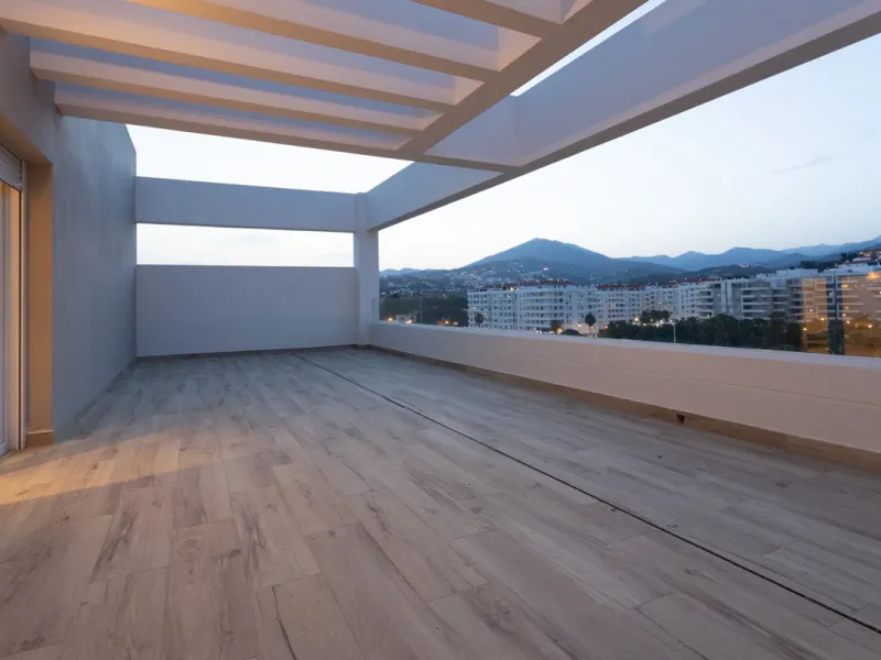 Discover modern coastal living in Apartment Albatros, a south-facing four-bedroom penthouse in the heart of La Campana. This bright and spacious home features two elegant bathrooms, an open-plan living and dining area, and a fully equipped kitchen with hi